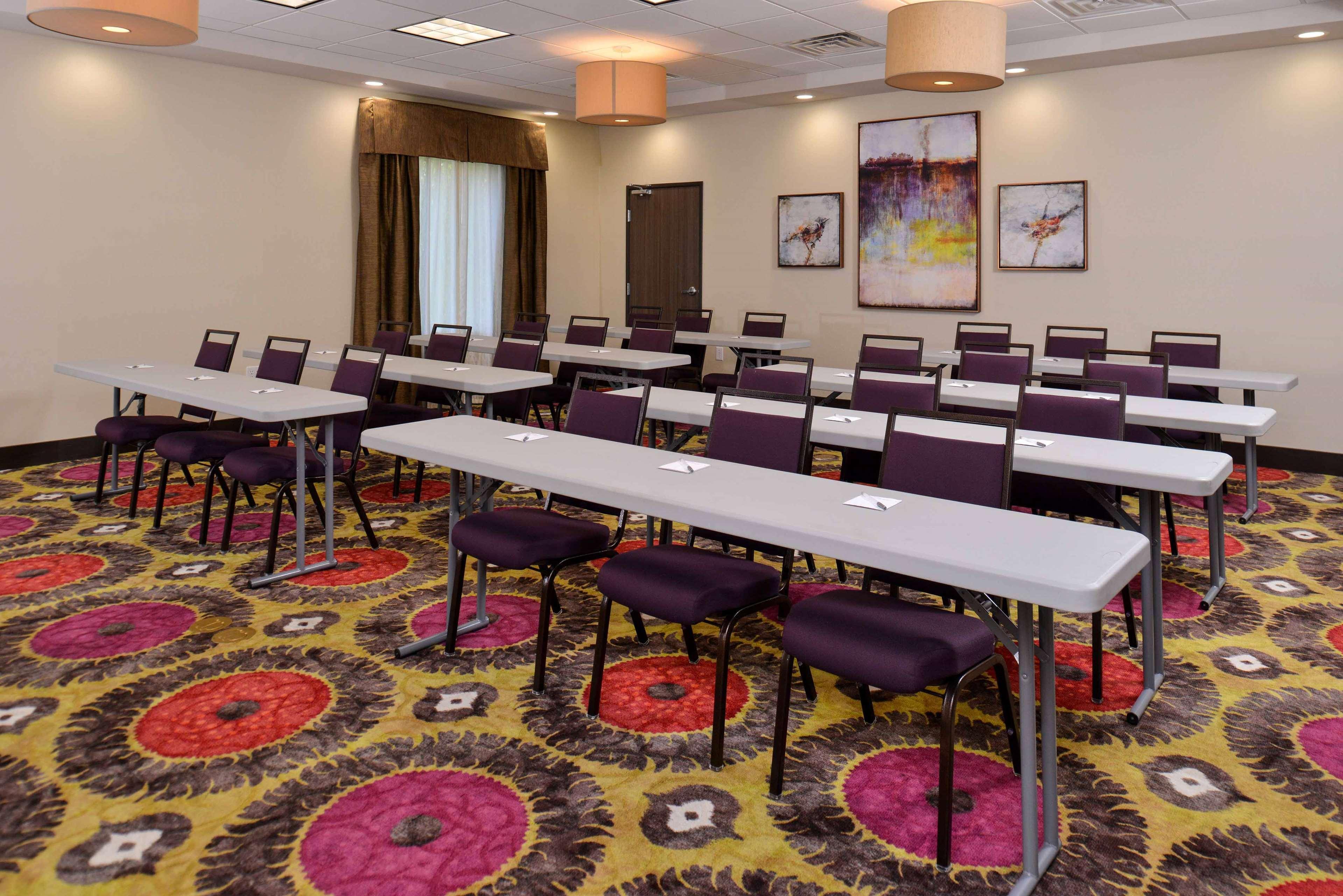 Hampton & Market Center Hotel Dallas