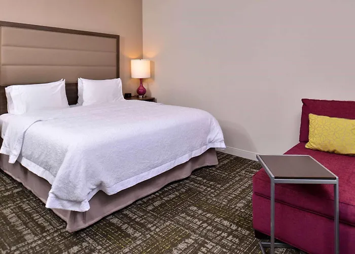 Hampton Inn & Suites Dallas Market Center