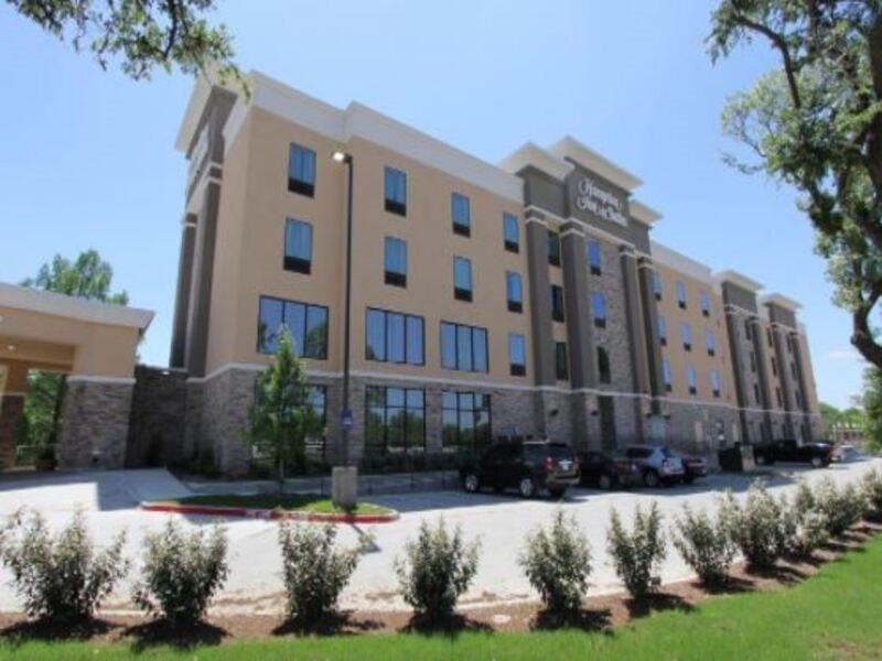 Hotel Hampton & Market Center