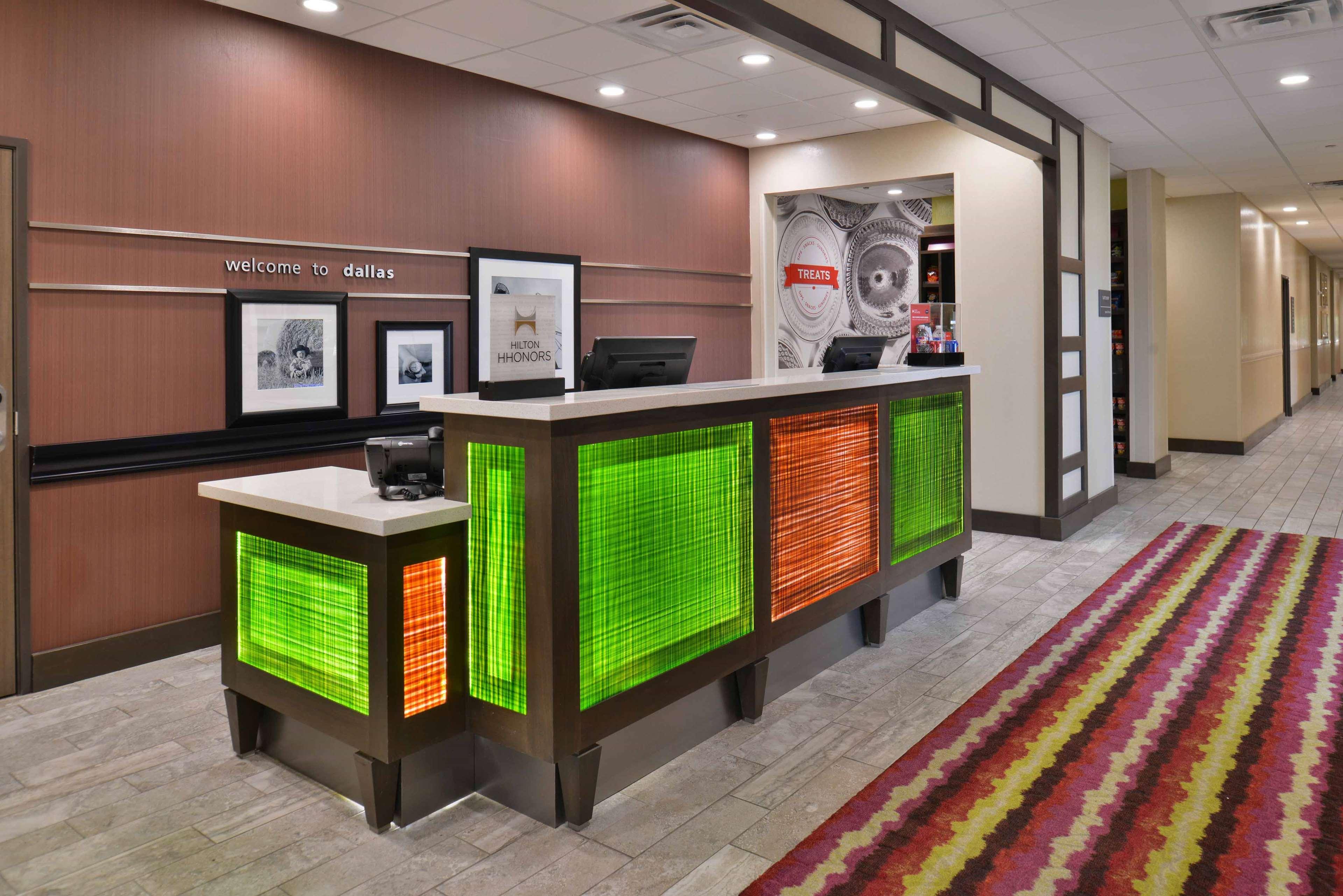 Hampton & Market Center Hotel Dallas